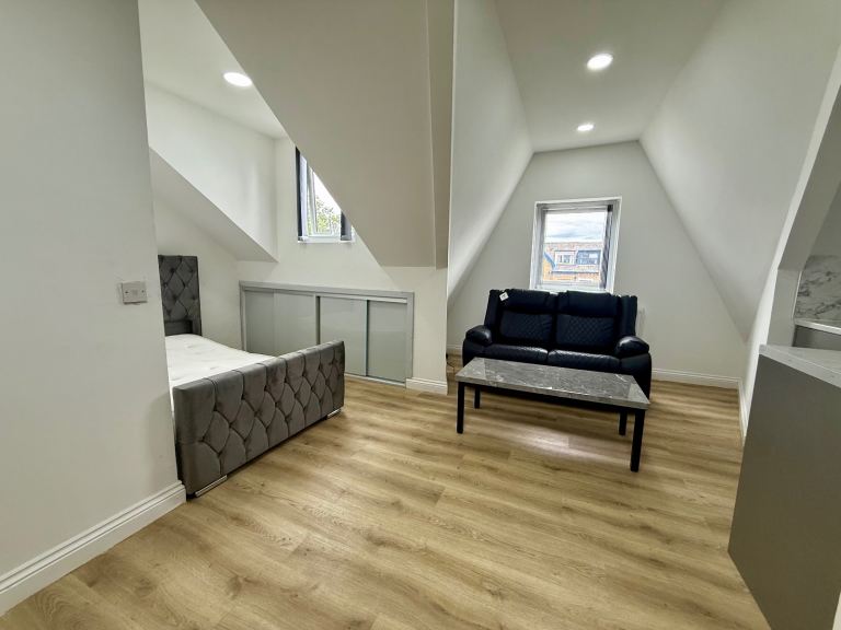 ** New Studio Room **