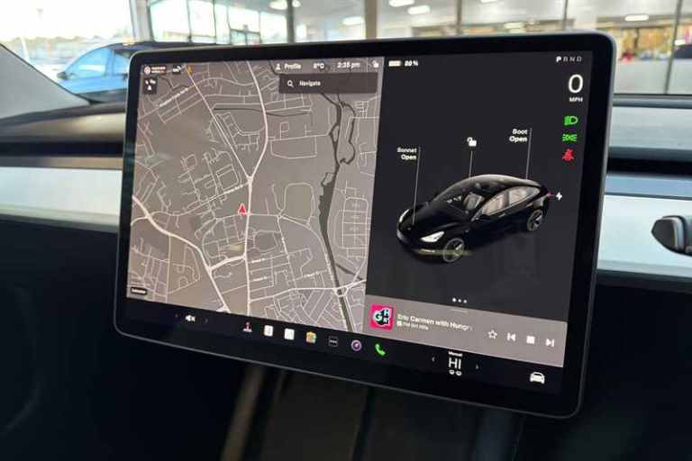 2022 Tesla Model 3 Standard Range Plus Saloon 4dr Electric Auto RWD (241 bhp) Saloon Electric Aut...