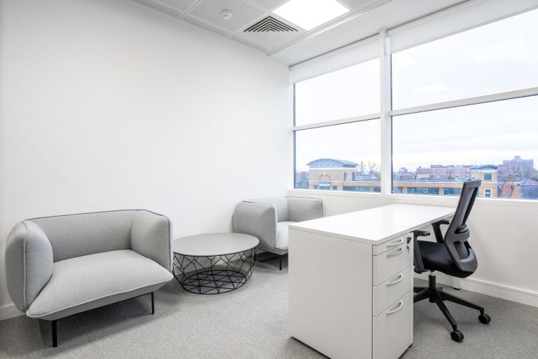 Kensington - W148TS \ 1-Desk Office Available for Rent