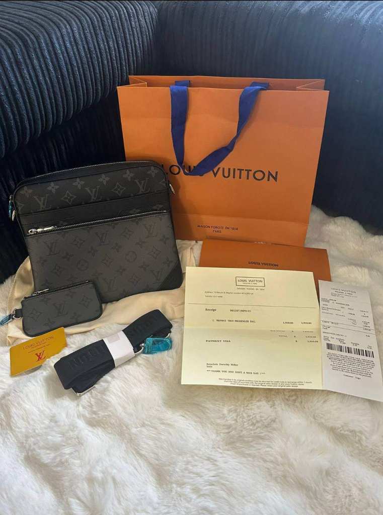 Mens louis vuitton trio messenger pouch