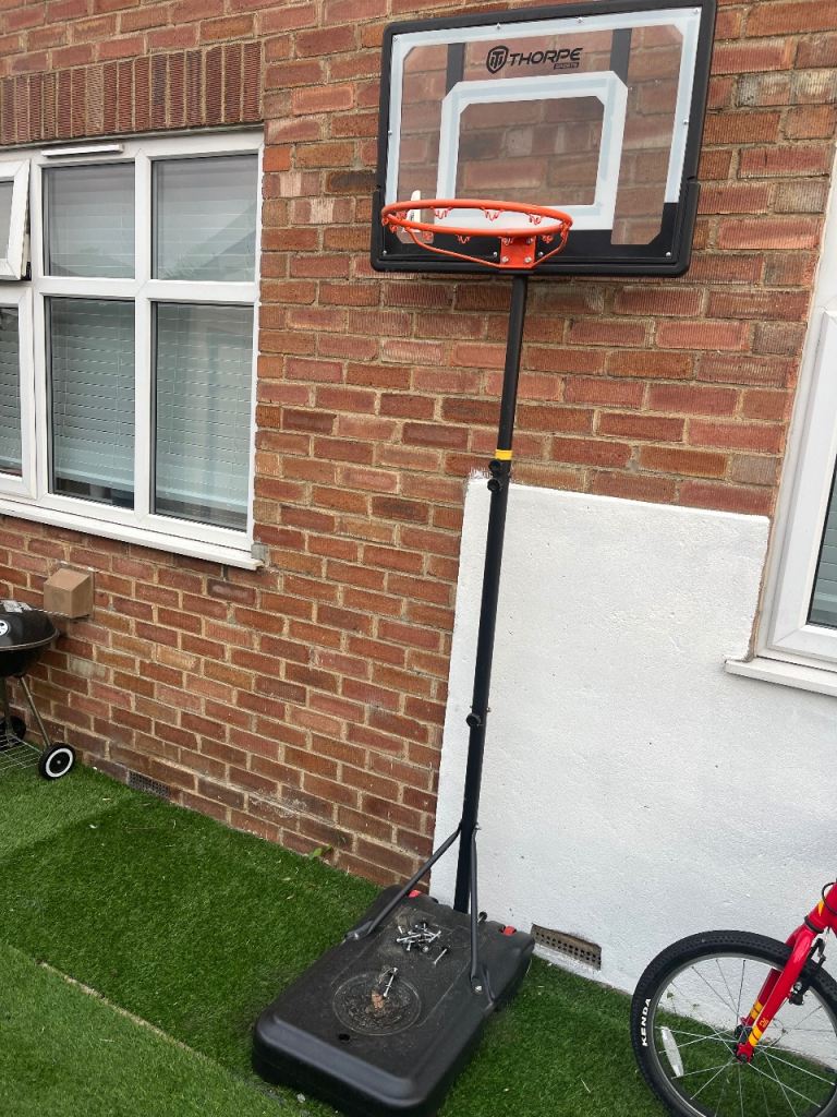 Basketball 