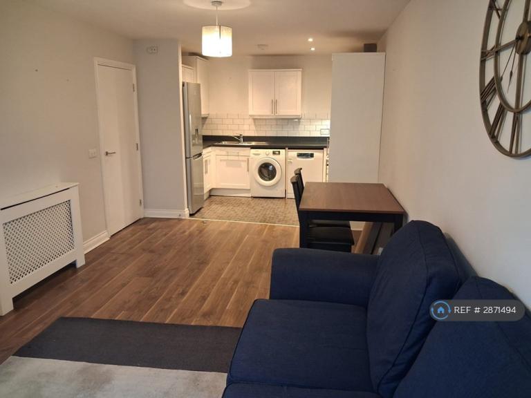 2 bedroom flat in Norman Road, London, SE10 (2 bed) (#2871494)