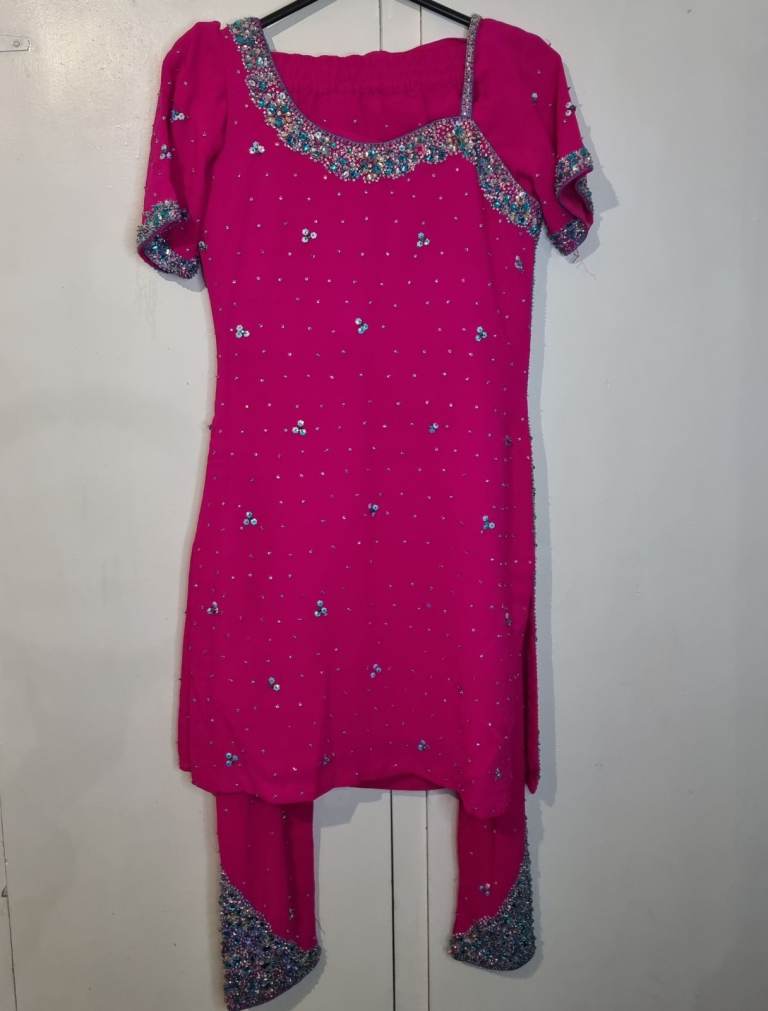 New.Pink silver blue asian dress. Tight pants. Party. Sequins beads diamontes. 30chest