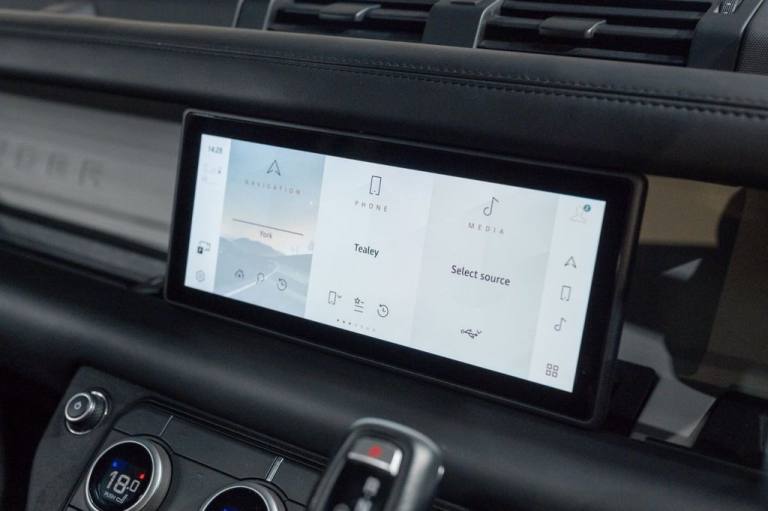 2021 Land Rover Defender 3.0 D300 MHEV X-Dynamic HSE SUV 5dr Diesel Auto 4WD Euro 6 (s/s) (300 ps...