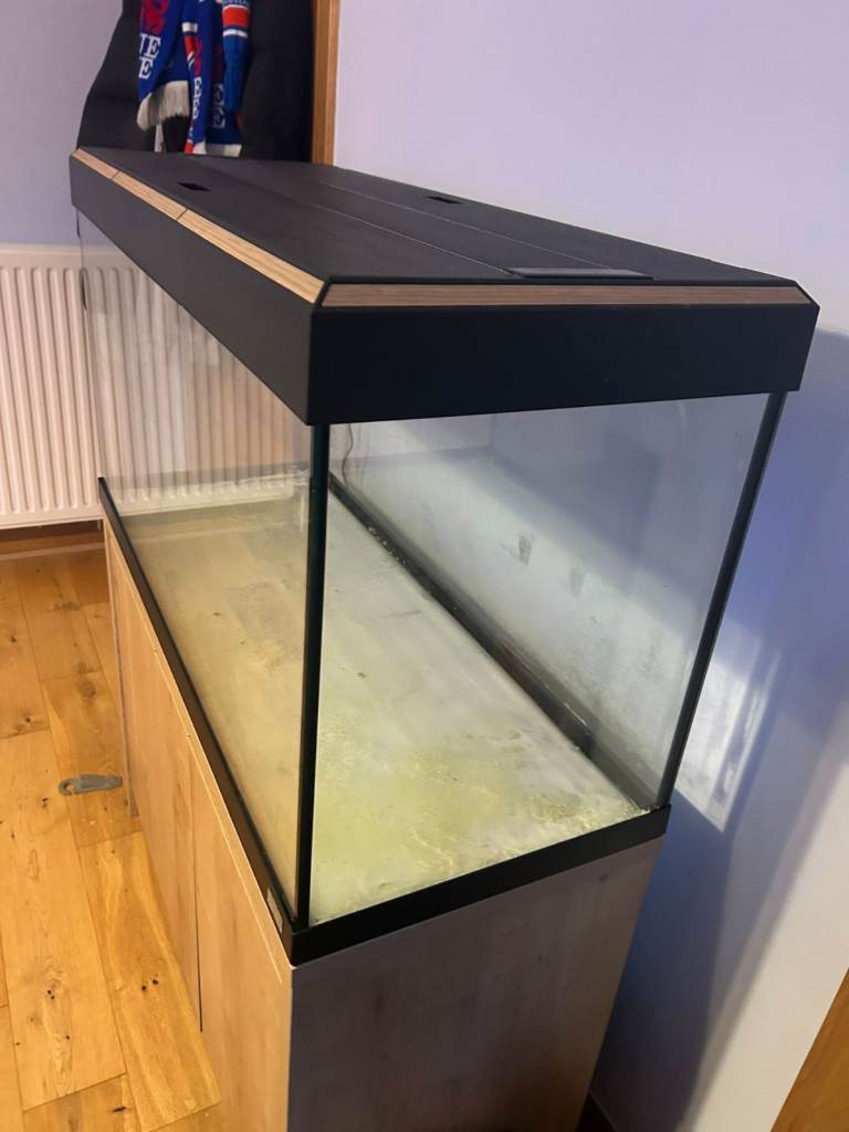 FLUVAL 200 L Aquarium Tank (full set with oak cabinet) ** 4 months old **