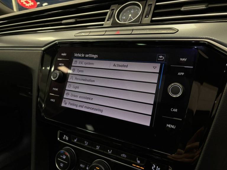 2018 Volkswagen Passat 2.0 TDI R-Line 5dr DSG [Panoramic Roof] [7 Speed] ESTATE DIESEL Automatic