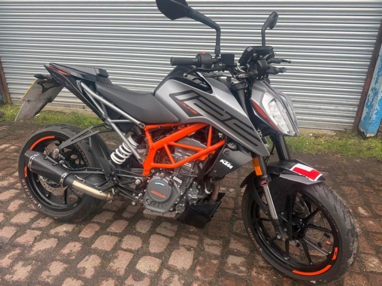 KTM Duke 125, 2021, , low mikes, lots of extras,Naked Euro 5