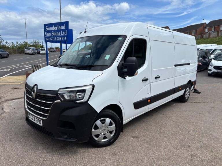 2023 Renault Master 2.3 dCi 35 Business+ FWD LWB Medium Roof Euro 6 4dr Panel Van Diesel Manual