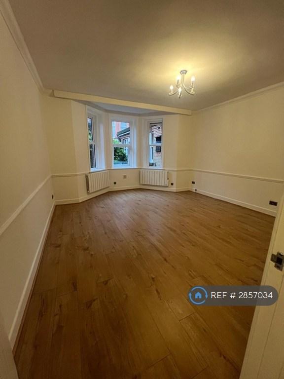 2 bedroom flat in Grand Marine Court, Bournemouth, BH2 (2 bed) (#2857034)