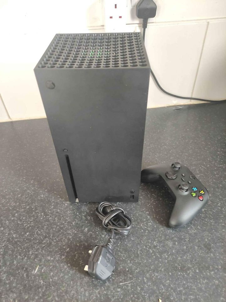 Xbox series X console with pad  