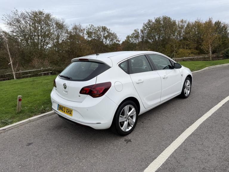 VAUXHALL ASTRA 1.6 16v SRi 2013