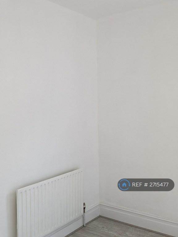 1 bedroom in Maple Street, Sheerness, ME12 (#2715477)