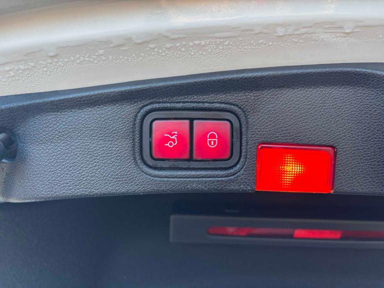 2017 Mercedes-Benz C Class C200 AMG Line Premium Plus 2dr 9G-Tronic Coupe Petrol Automatic