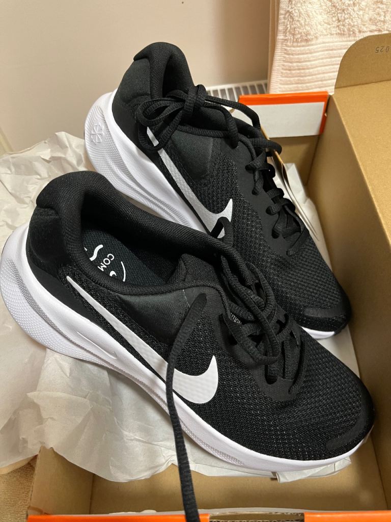 Women’s Nike Revolution 7 Trainers 