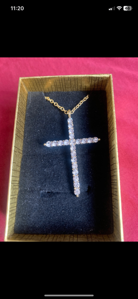 NEW GOLD PLATED SPARKLING STONES CROSS NECKLACE