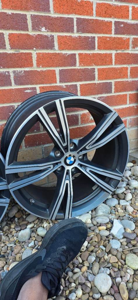 19" OEM BMW ALLOYS