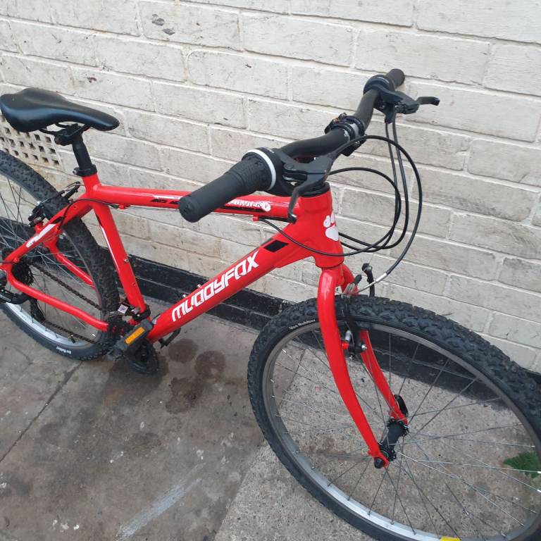 Boys muddyfox mountain bike 26" wheels 16" frame 18 speed
