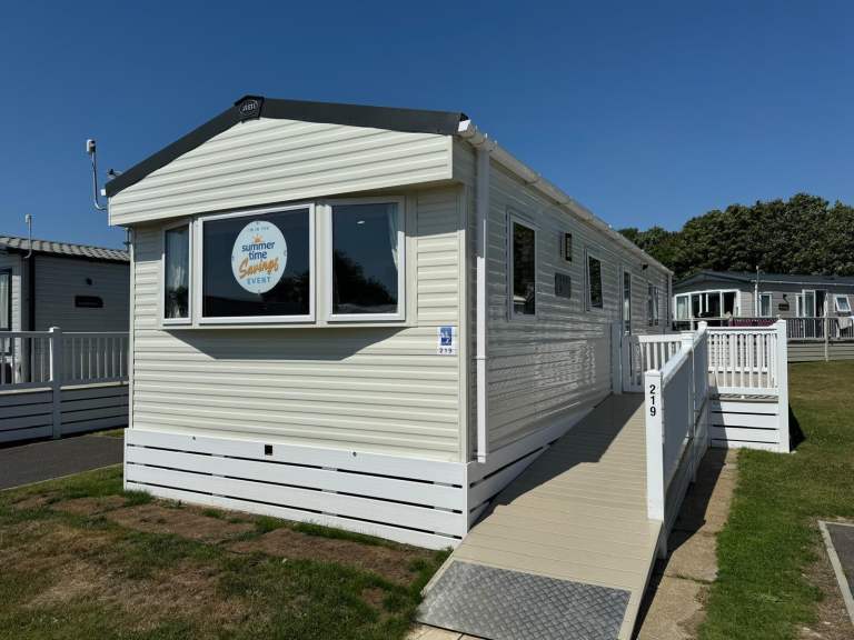 Static Caravan for sale in a holiday park on the Hampshire coast near Warsash