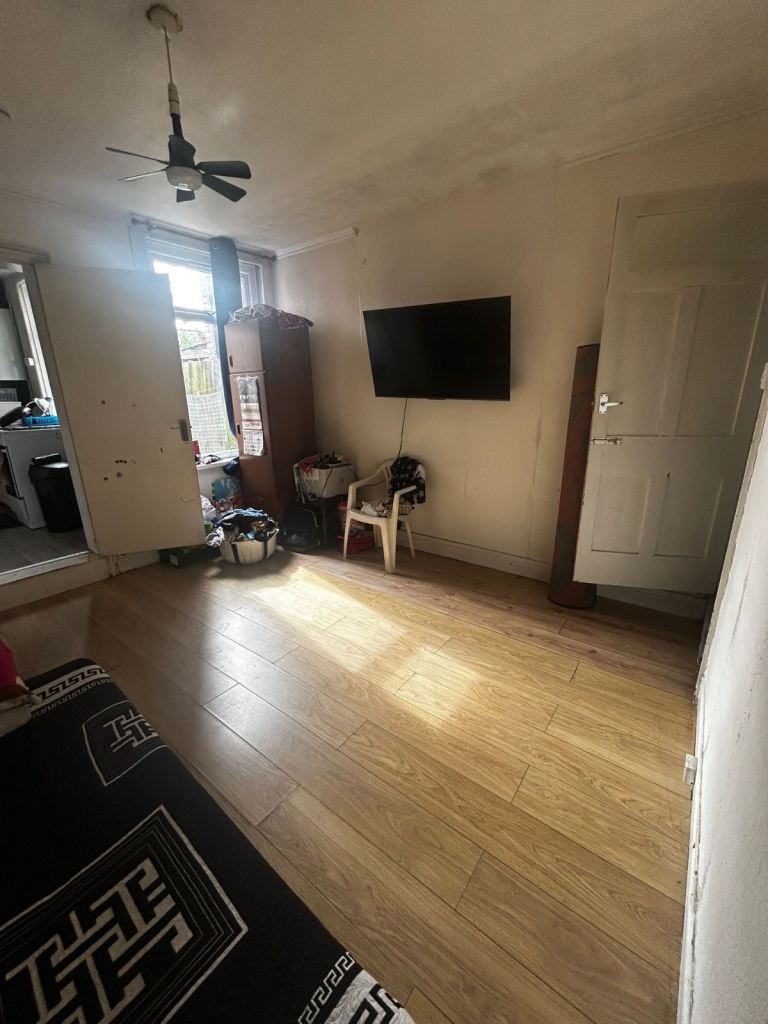 3 bedroom house available b21 0sy 