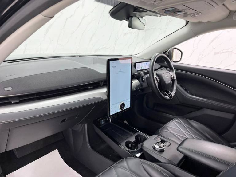 2021 Ford Mustang Mach-E Standard Range 70kWh SUV 5dr Electric Automatic (269 ps) HATCHBACK ELECT...