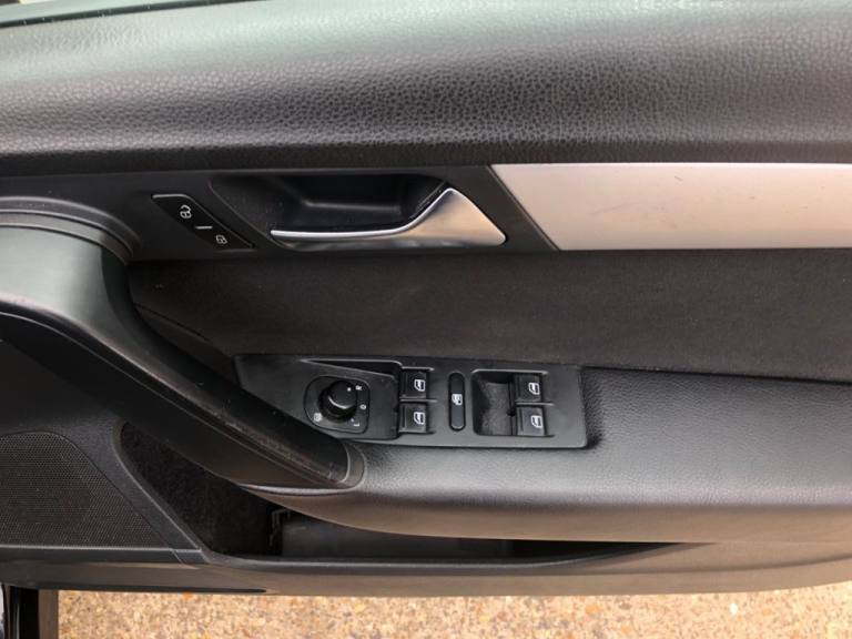 2011 Volkswagen Passat 1.6 TDI BlueMotion Tech S Estate 5dr Diesel Manual Euro 5 (s/s) (105 ps) E...