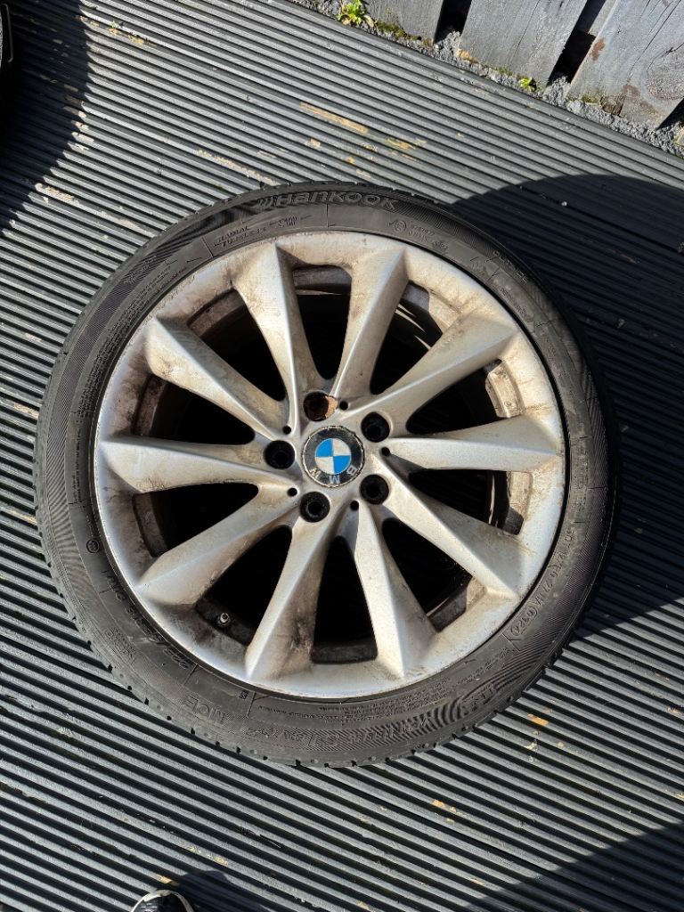 BMW 18” alloys with runflat tyres