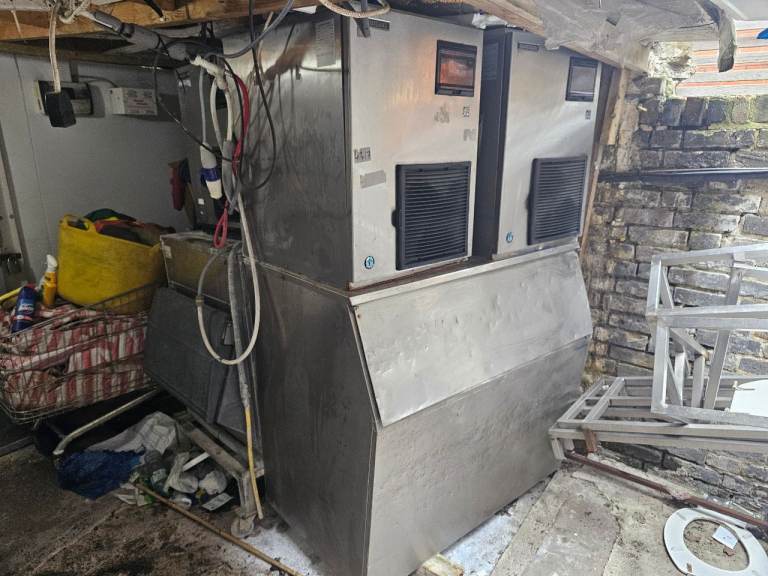 Ice Machines and Bins [READ DESCRIPTION]