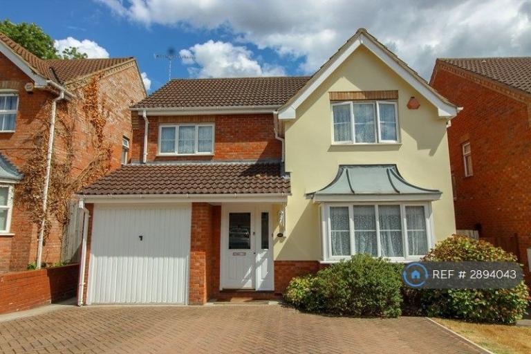 4 bedroom house in Darlands Drive, Barnet, EN5 (4 bed) (#2894043)