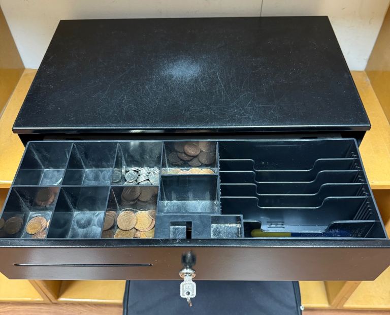 Heavy duty cash drawer 