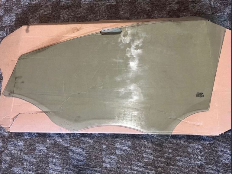 Genuine SEAT Leon MK2 Driver Front Door Window Glass (2005-2012)