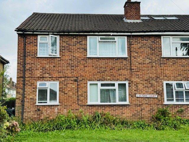 2 Bed 1st Floor Flat with Garden to rent in Harrow - Manor Road-FERN COURT