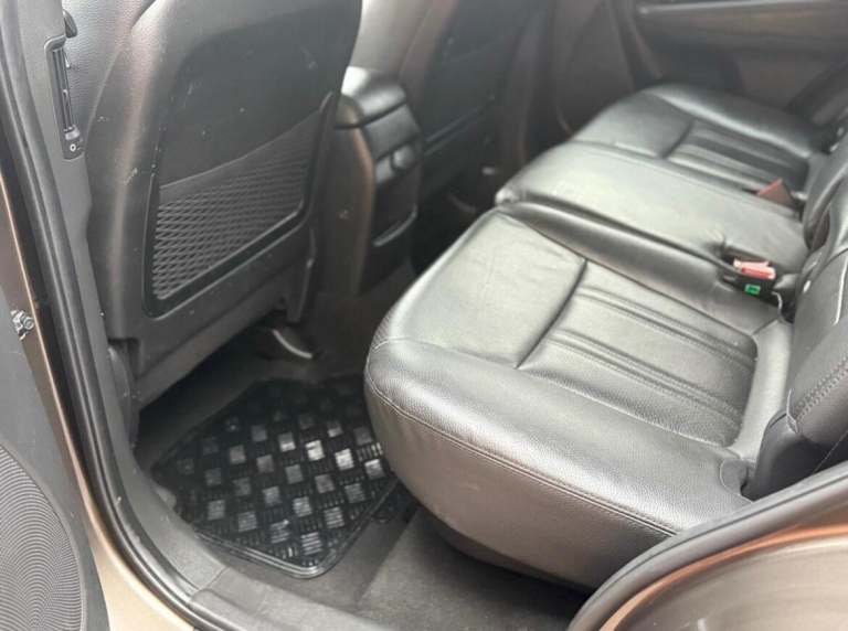 2013 Kia Sorento 2.2 CRDi KX-2 5dr Auto [Sat Nav] ESTATE DIESEL Automatic