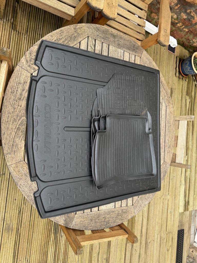 Toyota Corolla rubber floor mats