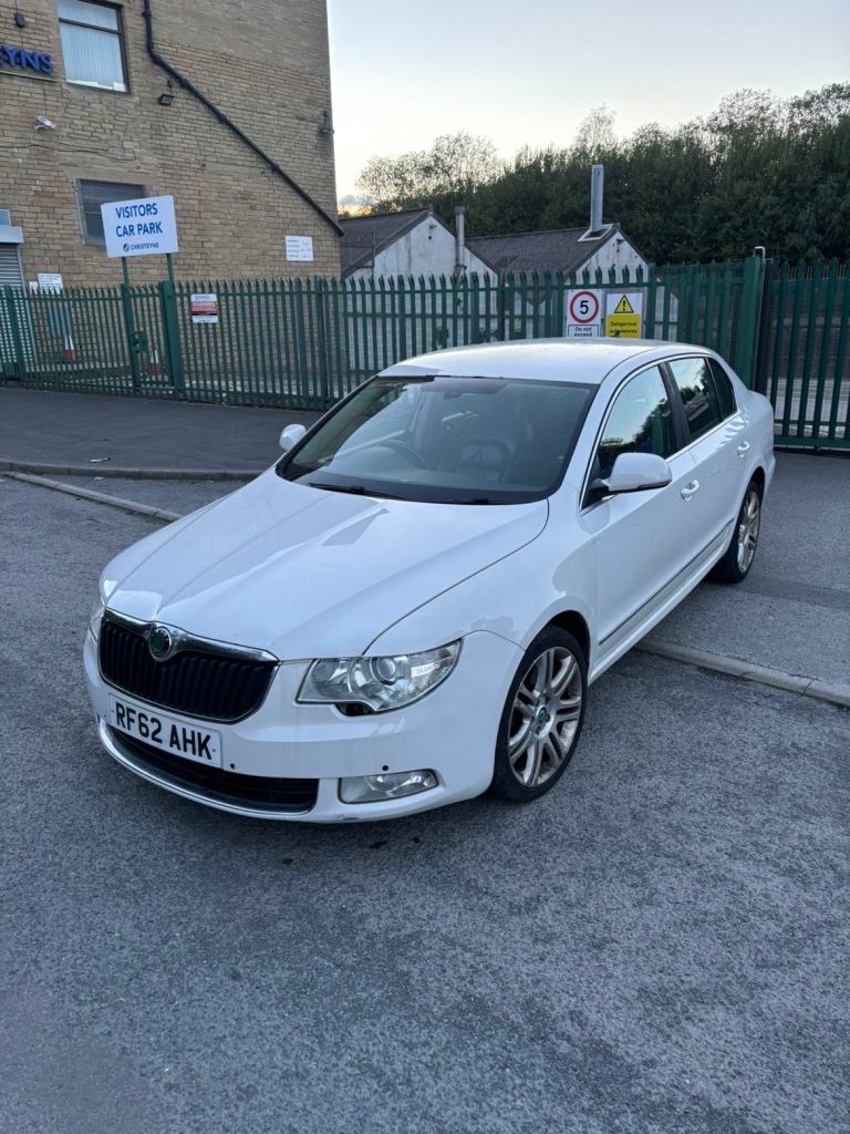 Skoda, SUPERB, Hatchback, 2013, Semi-Auto, 1968 (cc), 5 doors