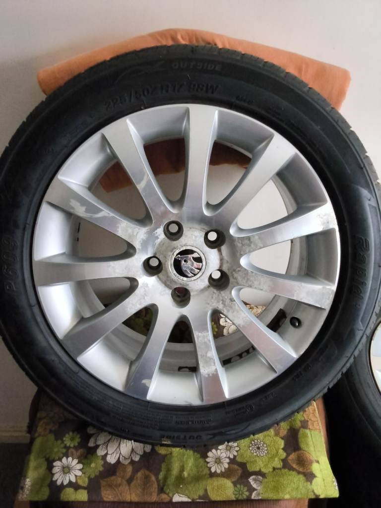 1 x 17inch Skoda Yeti Annapurna Alloy wheel With Good 225/50/17 Tyre