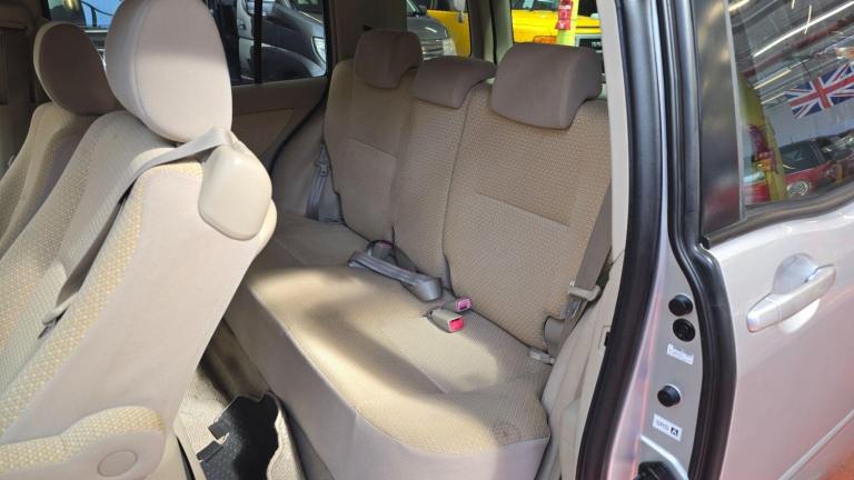 2010 Toyota Raum 1.5 Auto lift mobility chair  Petrol Automatic