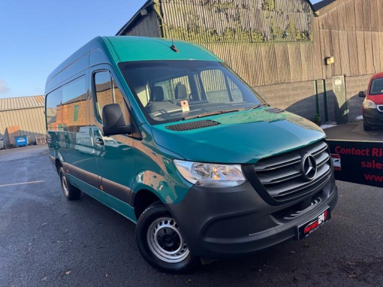  Mercedes-Benz Sprinter SPRINTER 2.1L 314CDI 3.5t H2 L2 RWD WINDOW COMBI CREW