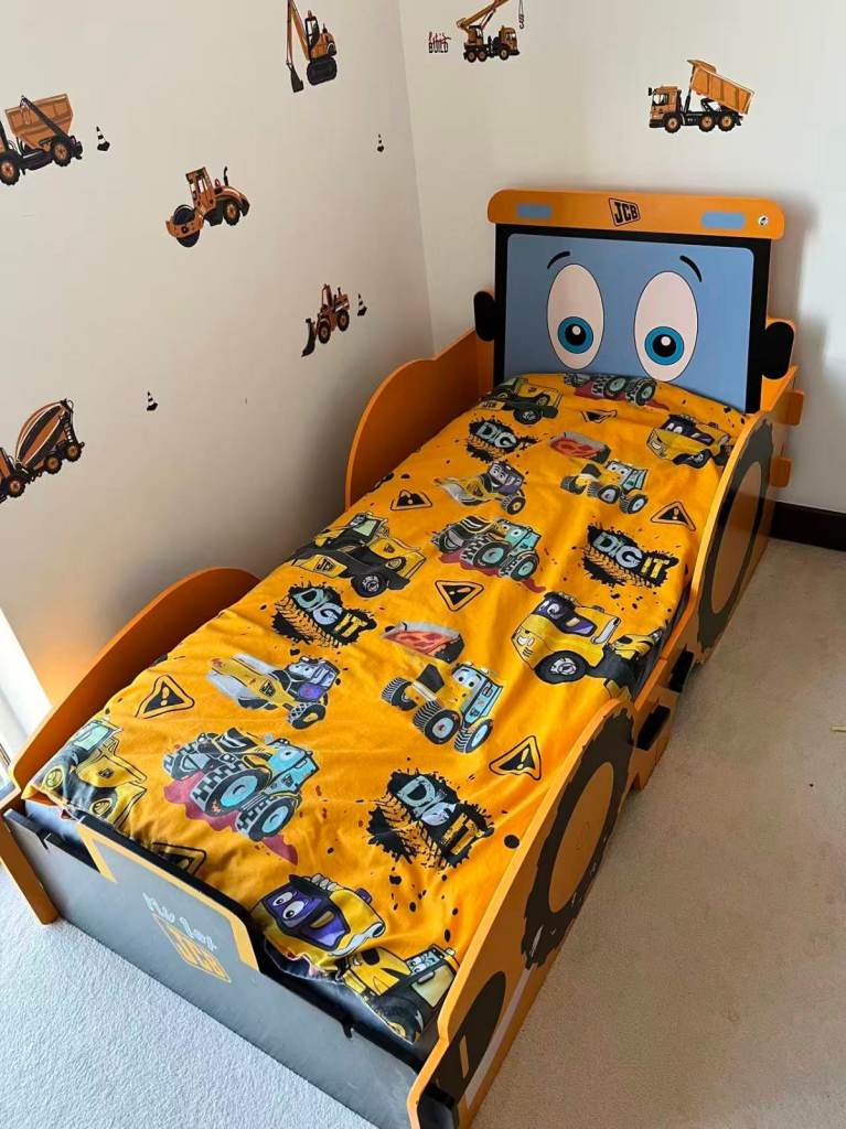Kidsaw JCB Digger Junior Bed Frame with mattress and fitting sheet 