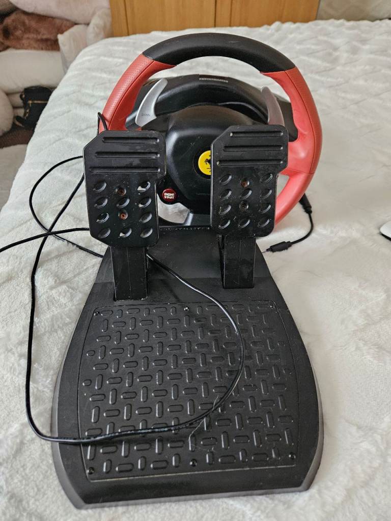 Thrustmaster steering wheel and pedals for xbox 