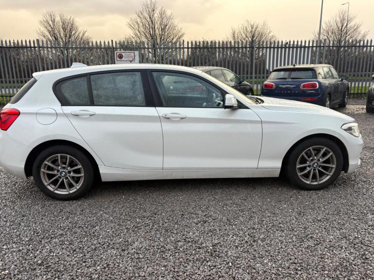 2017 BMW 1 Series 116d SE Business 5dr [Nav/Servotronic] HATCHBACK DIESEL Manual