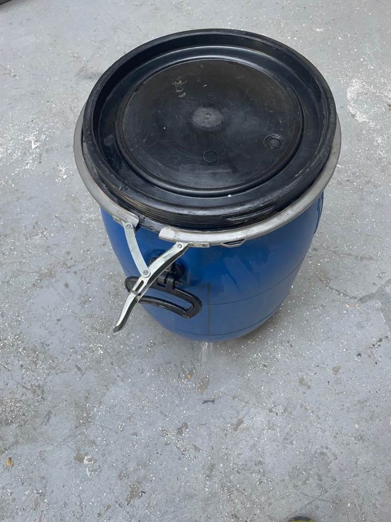 60 litre dry storage barrel with clamping seal lid