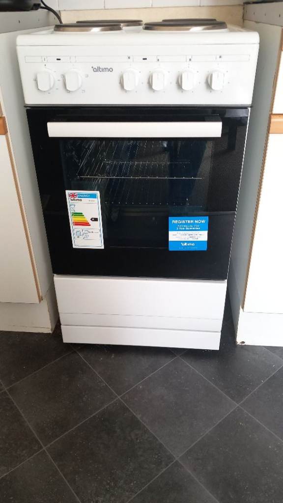 Altimo electric cooker, hasn't been used i only unboxed it last week