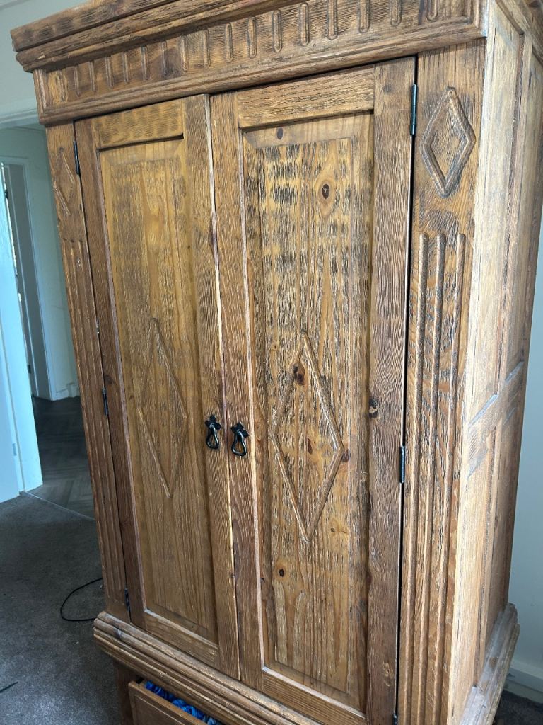 A very nice wardrobe for sale 