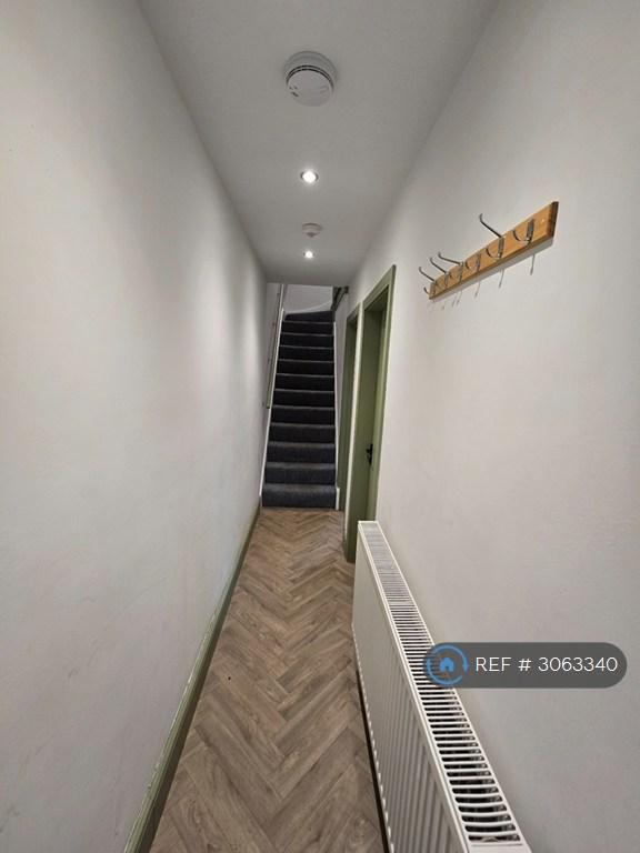 4 bedroom house in Hagley Road, Rugeley, WS15 (4 bed) (#3063340)