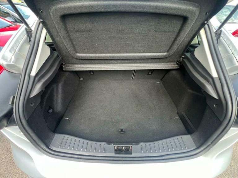 2016 Ford Focus 1.0T EcoBoost Zetec Euro 6 (s/s) 5dr HATCHBACK Petrol Manual