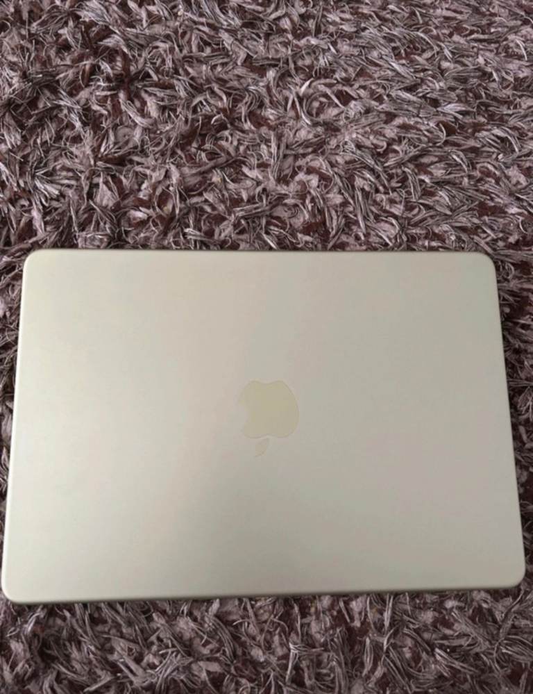 Apple MacBook Neo – Good Condition