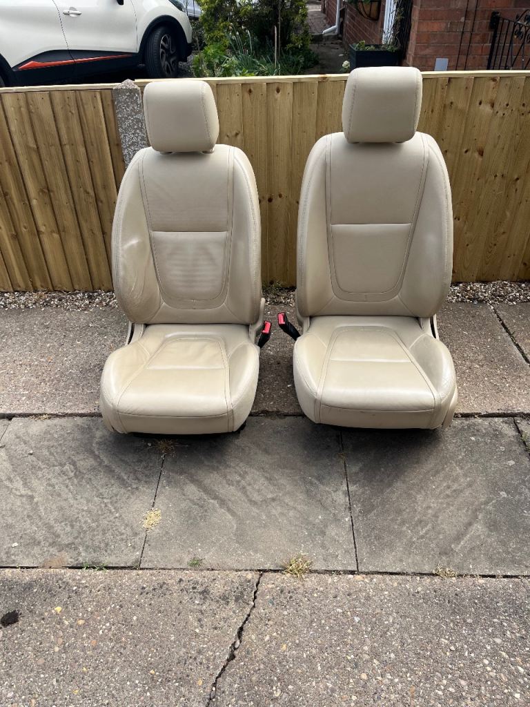 Jaguar XF front seats