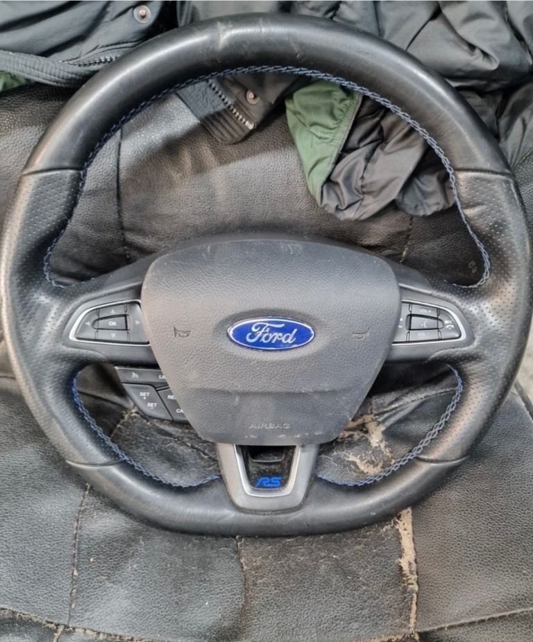 FOCUS RS 2.3 LEATHER STEERING WHEEL 