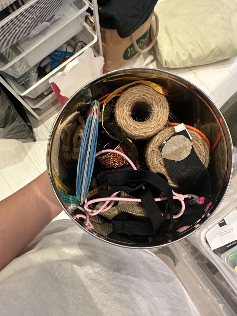 image for Assorted string and rubber bands