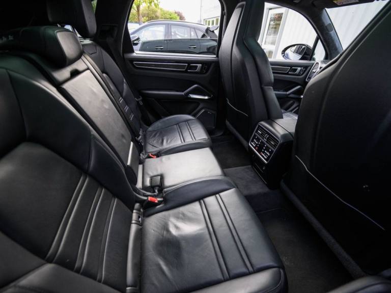 2018 Porsche Cayenne 4.0T V8 Turbo SUV 5dr Petrol TiptronicS 4WD Euro 6 (s/s) (550 ps) ESTATE Pet...